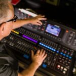 Amplificador de Escuta: Benefícios e Diferenças Face a Aparelhos