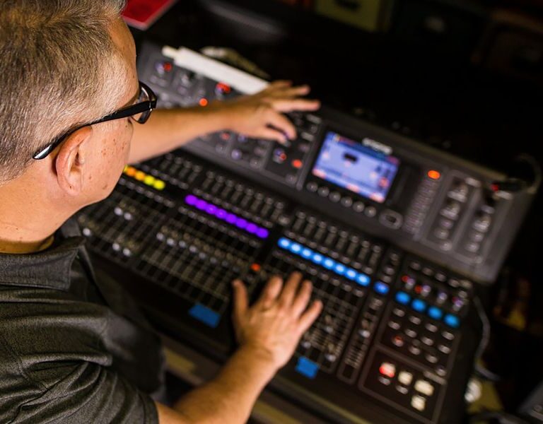 Amplificador de Escuta: Benefícios e Diferenças Face a Aparelhos