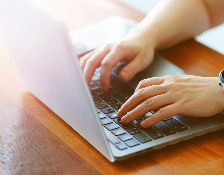 Como Funciona um Achador de Pessoas: Guia Completo e Ético