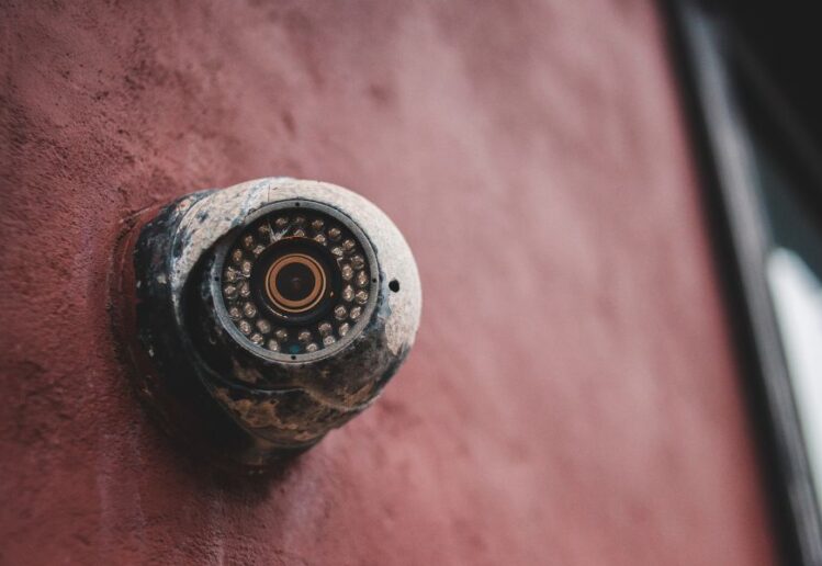 Melhores Câmaras Espiãs Discretas e Eficientes em Portugal